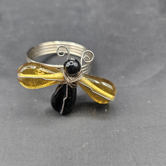 Pier 1 art glass napkin rings - Picture 4 of 8